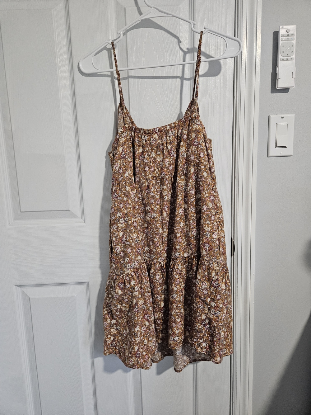 Has Pockets! Floral Tiered Spaghetti Strap Dress in Rust Brown - Picture 3 of 6